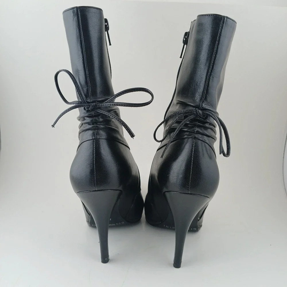 Gianni Bini Black Leather Ankle Boots Women's‎ 7M Side Zip Bow Made in Brazil